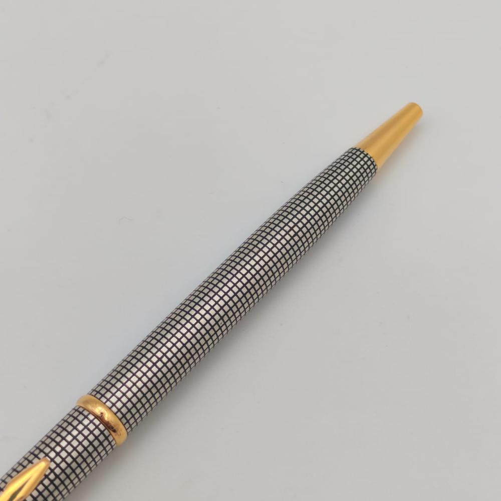قلم Parker Insignia فضة 925 مطعّم بالذهب