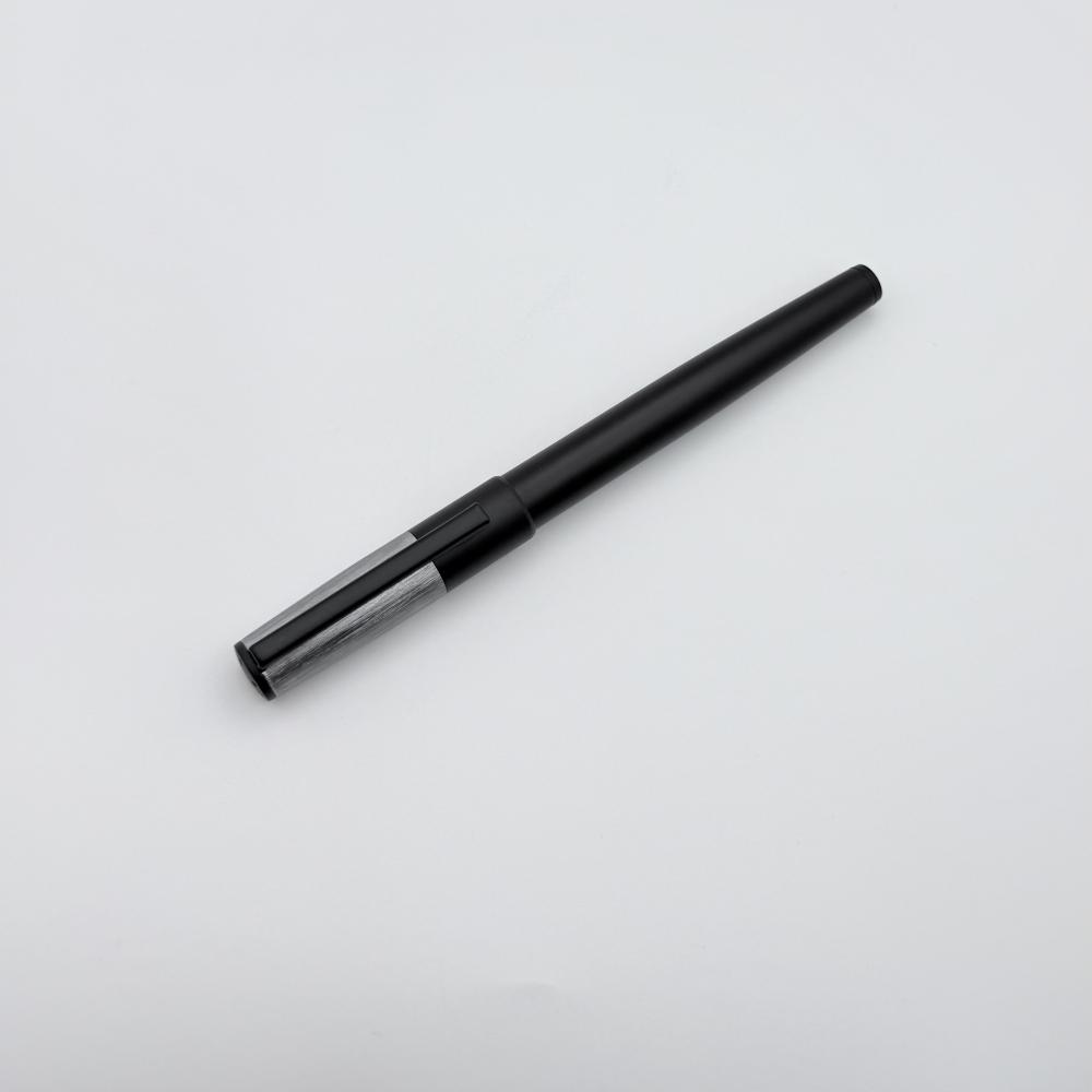 قلم حبر ريشة هوجو بوس  Hugo Boss Ballpoint Pen Formation Herringbone Gun