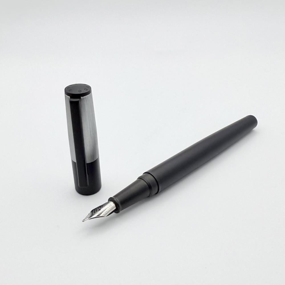 قلم حبر ريشة هوجو بوس  Hugo Boss Ballpoint Pen Formation Herringbone Gun