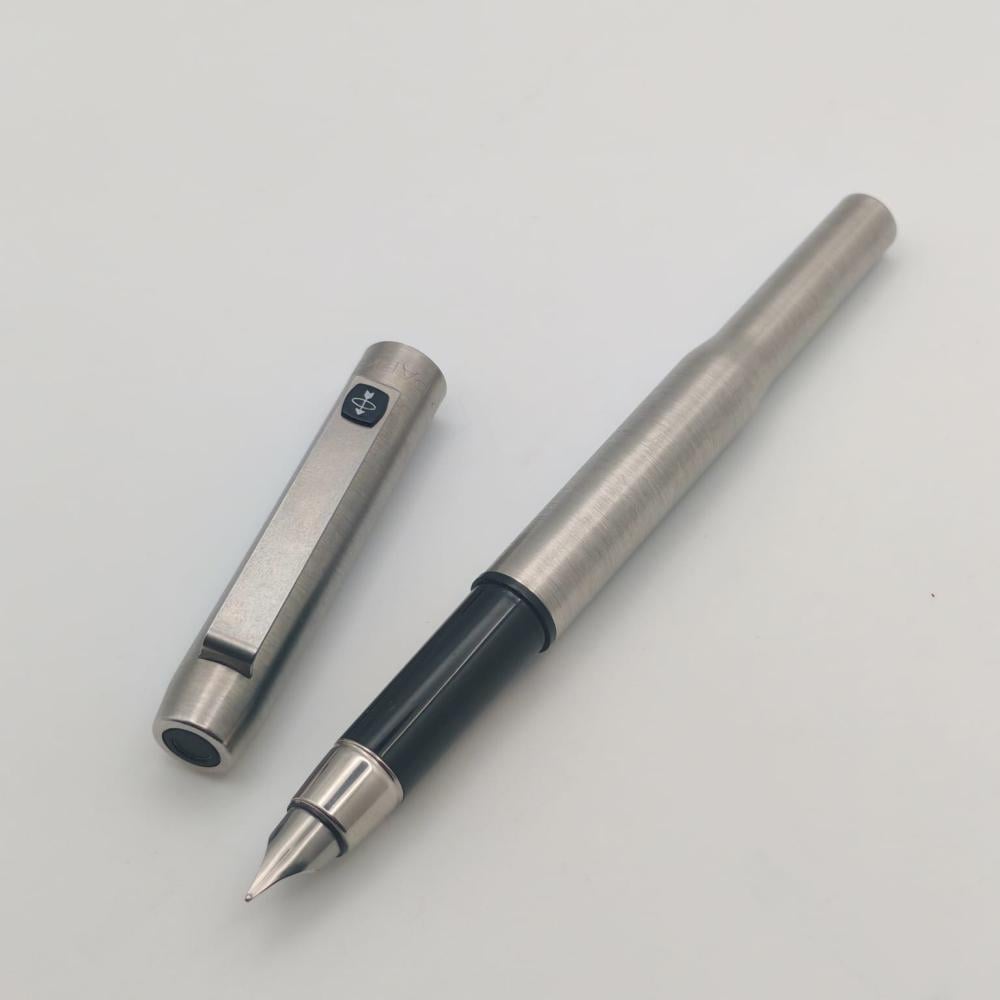 طقم أقلام باركر 25 مع شعار باركر باللون الأسود