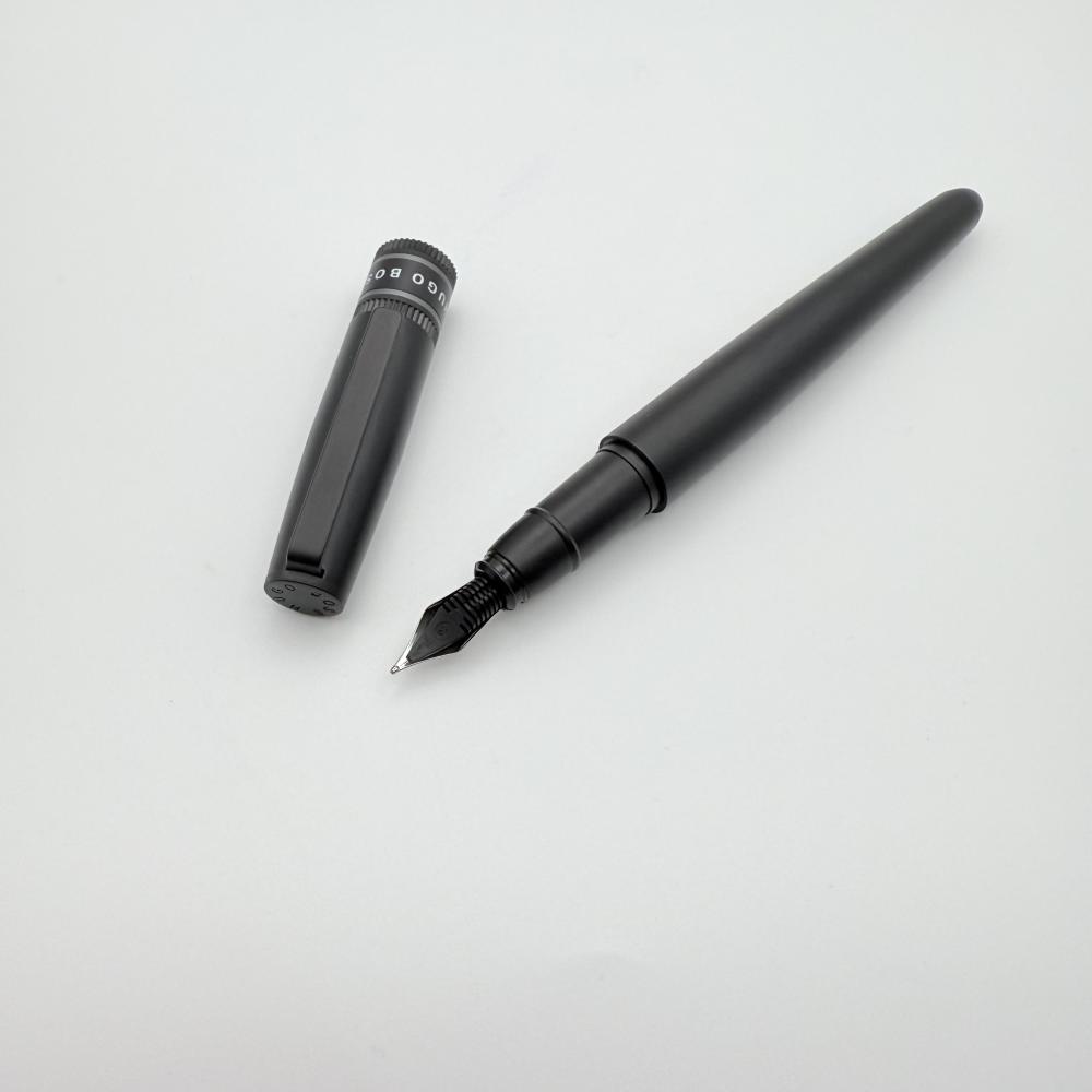 قلم حبر ريشة هوجو بوس  Hugo Boss Illusion Gear