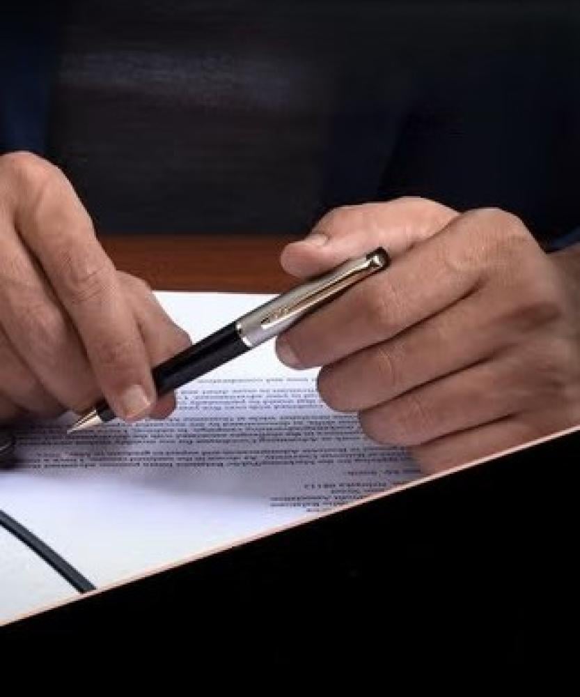 أقلام النخبة – فخامة الكتابة تبدأ من التوقيع