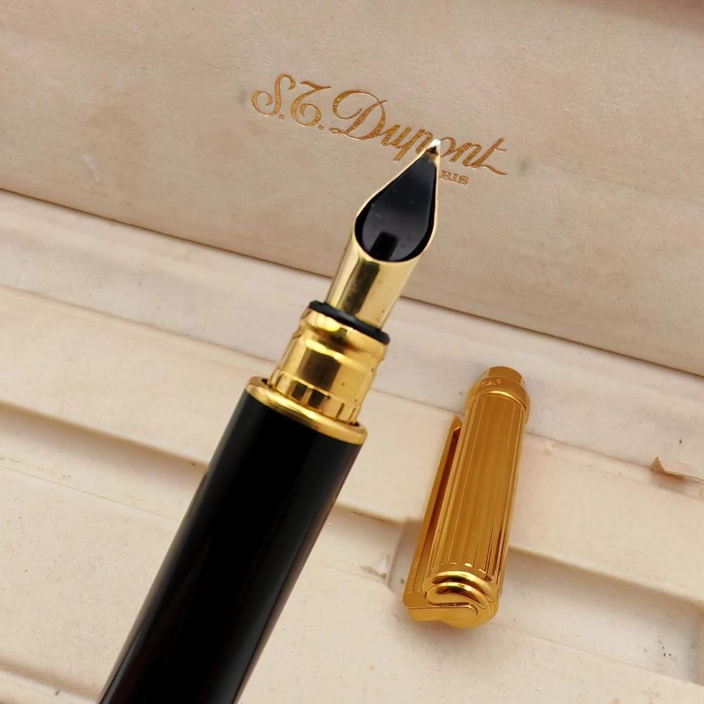 قلم حبر فاخر S.T. Dupont – أسود مع غطاء مخطط مطلي بالذهب عيار 24