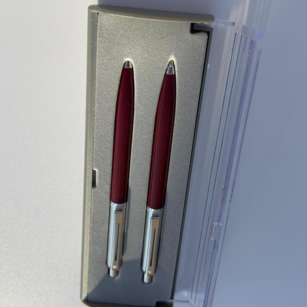 طقم شيفر سنتينل 321 (قلم جاف + قلم رصاص) – عنابي