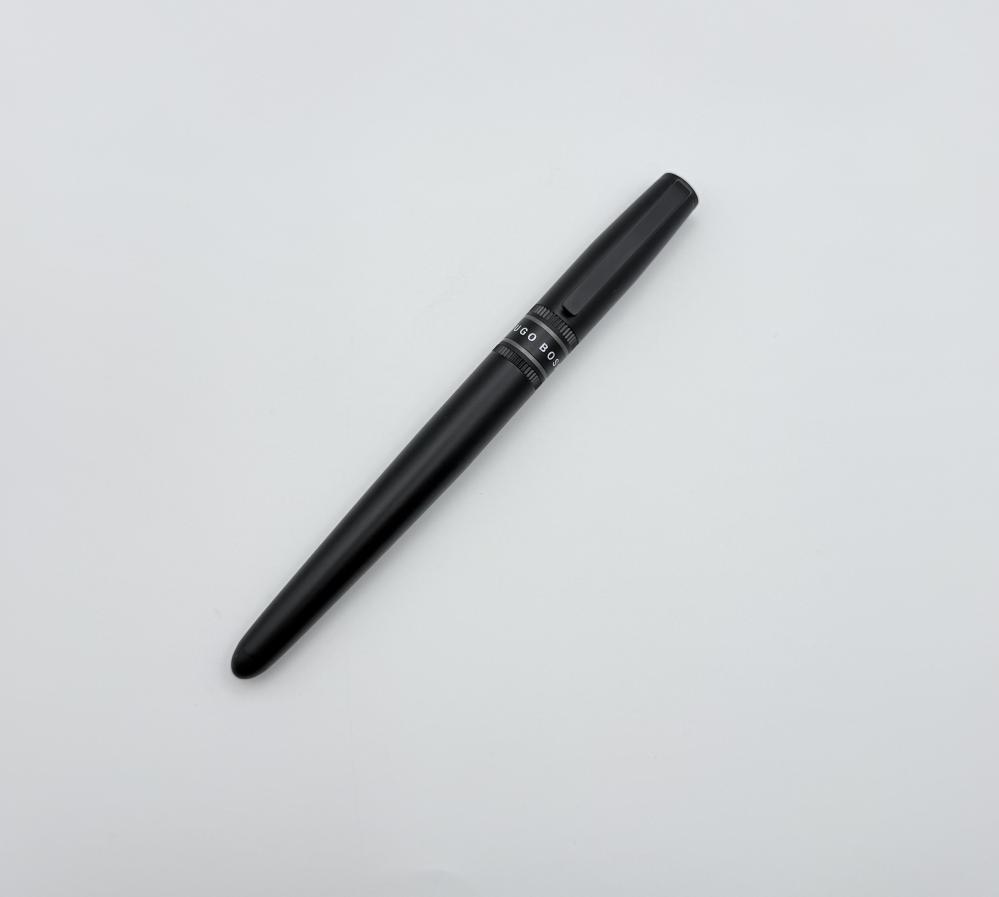 قلم حبر ريشة هوجو بوس  Hugo Boss Illusion Gear