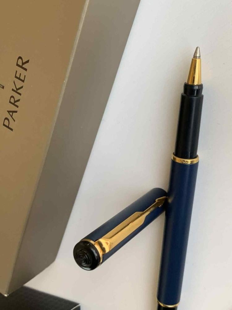 قلم باركر 88 ريالتو - إصدار NAVY BLUE GOLD TRIM