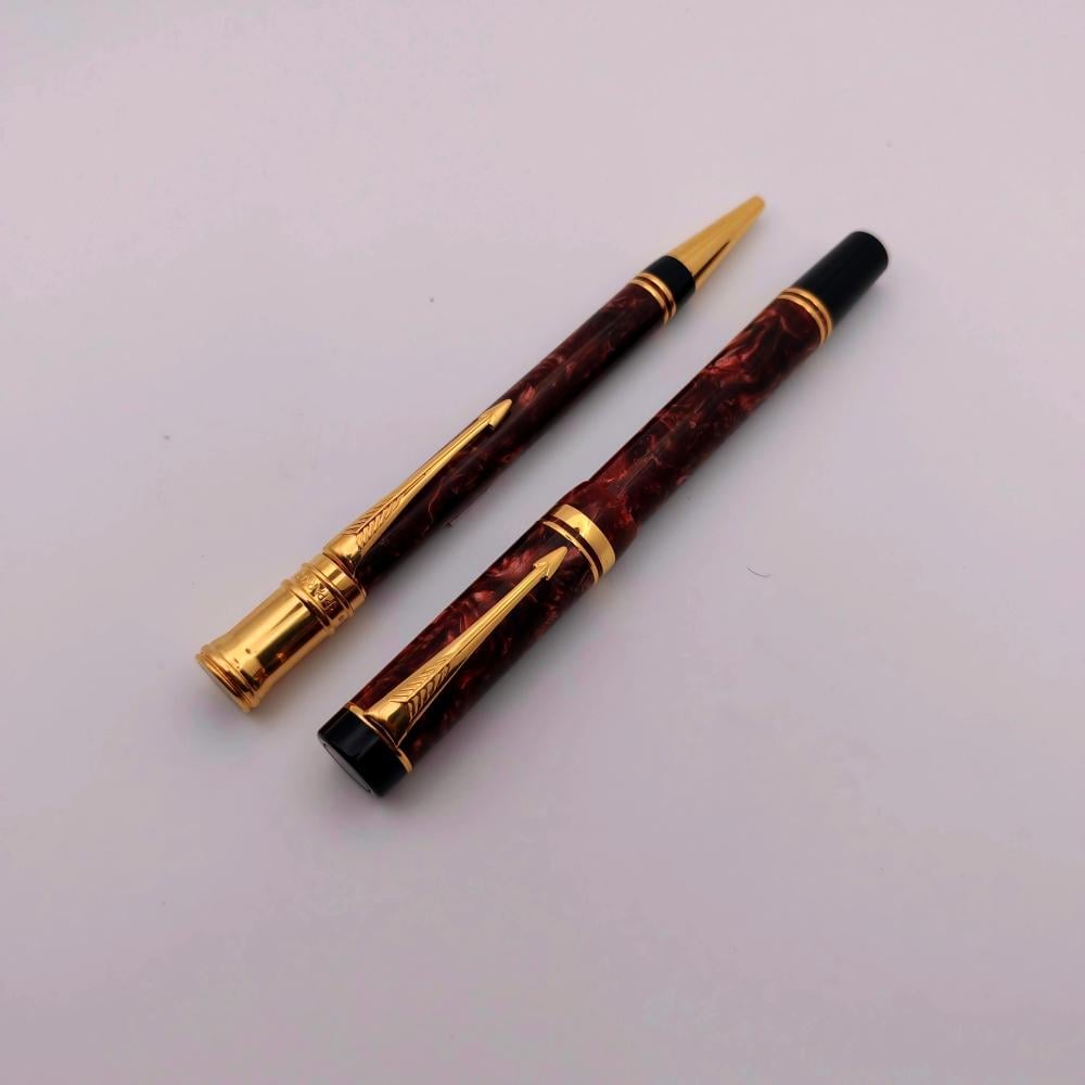 باركر ديفولد احمر رخامي