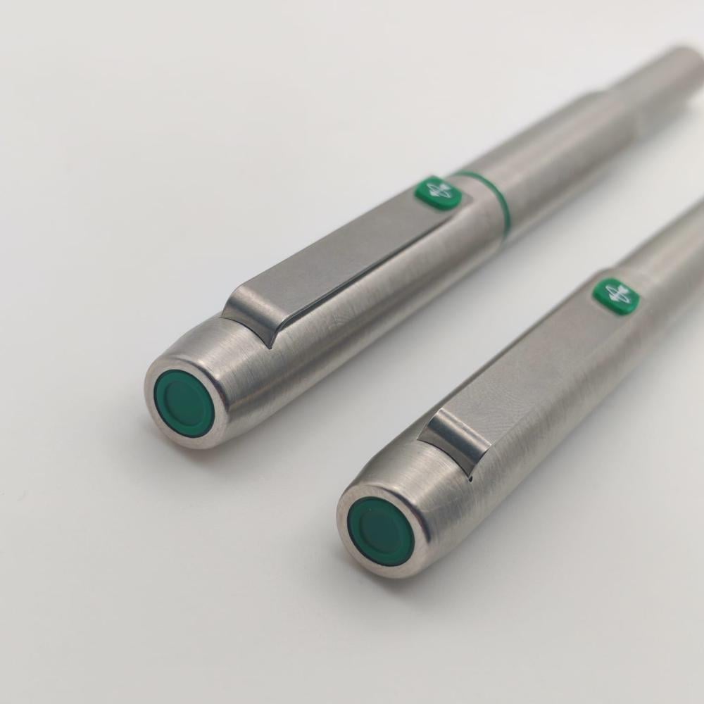 طقم أقلام باركر 25 مع شعار باركر باللون الأخضر