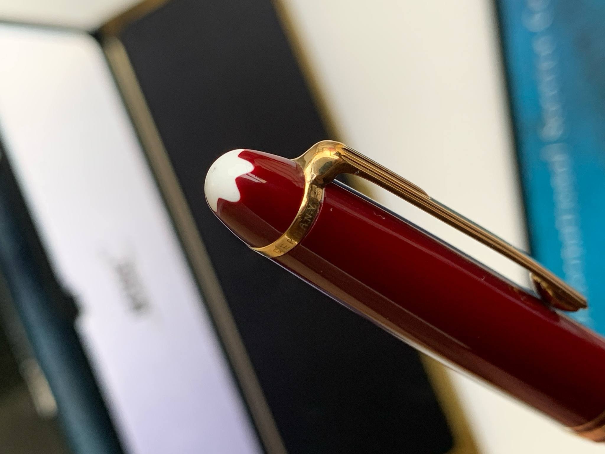 قلم حبر  مون بلان Montblanc موديل 144 إصدار نادر بلون نبيتي