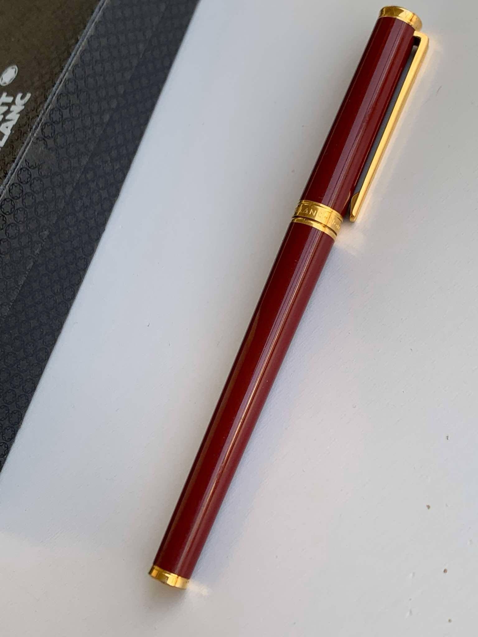 Montblanc Noblesse Burgundy Rollerball Pen with Gold Trim - قلم مون بلان نوبليس بورجوندي رولربال بلمسة ذهبية
