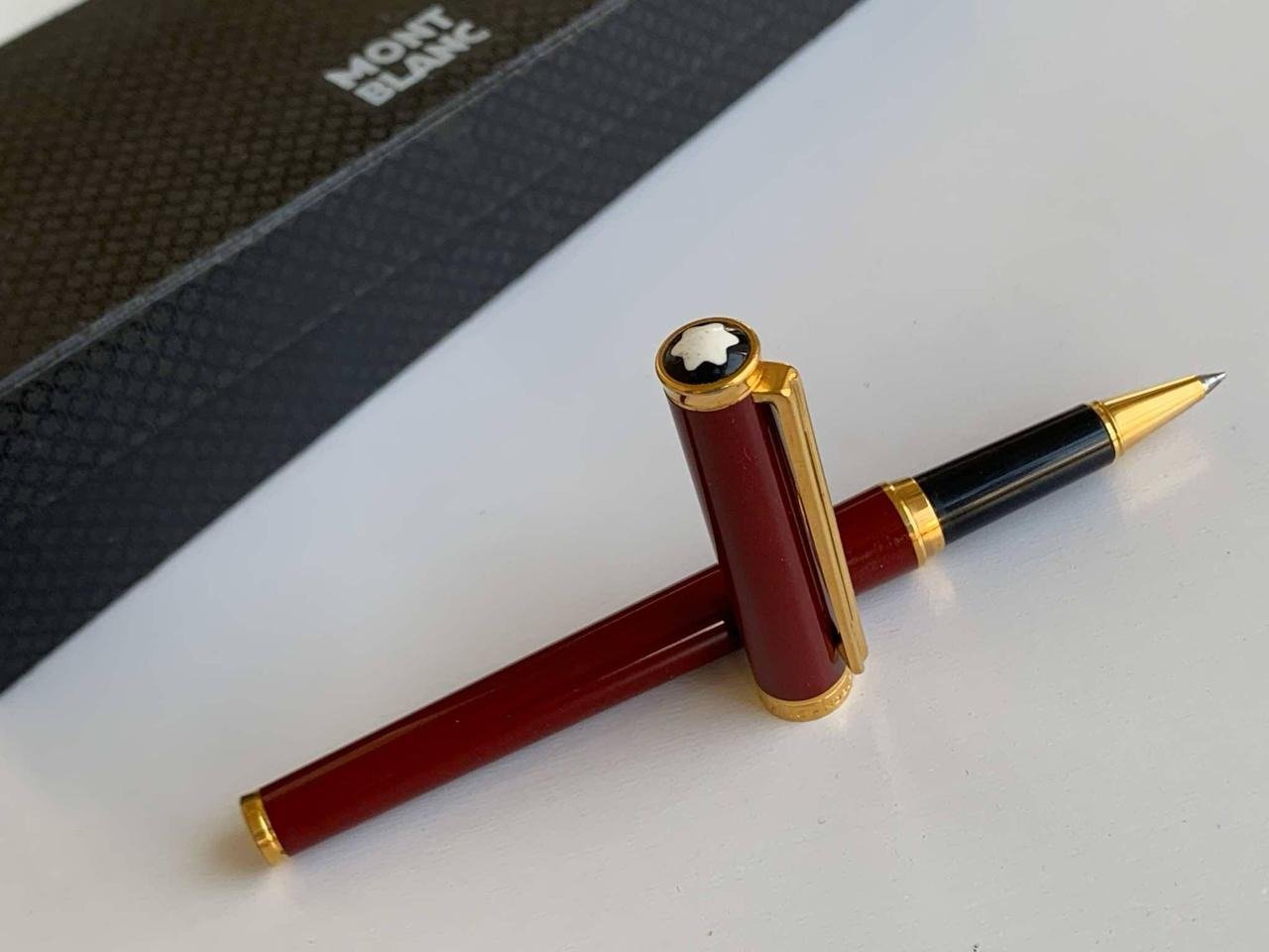 Montblanc Noblesse Burgundy Rollerball Pen with Gold Trim - قلم مون بلان نوبليس بورجوندي رولربال بلمسة ذهبية