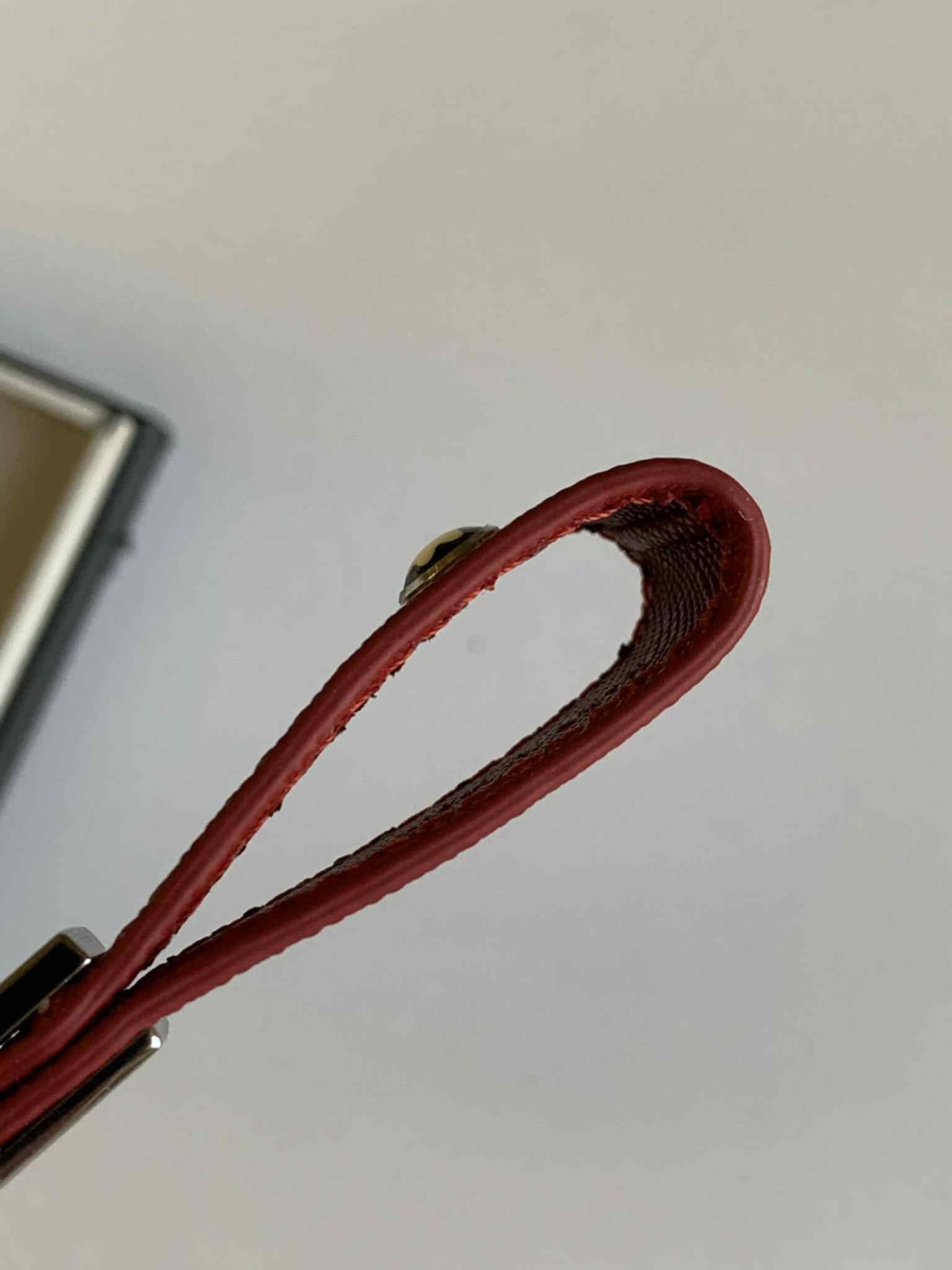 Montblanc Leather Key Ring - Luxury Keychain ميدالية مفاتيح مونت بلان جلد فاخرة