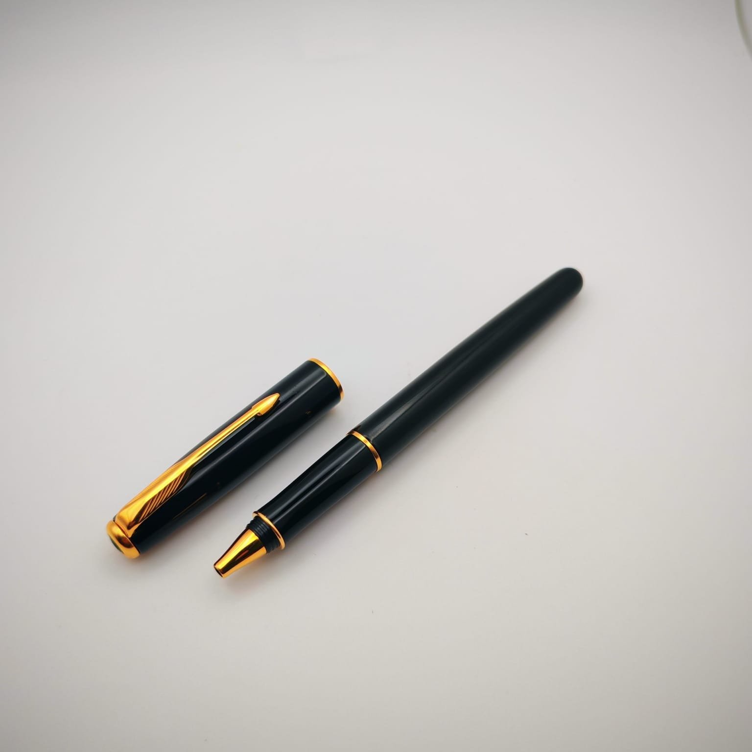 طقم أقلام باركر سونيت أسود بطلاء ذهبي