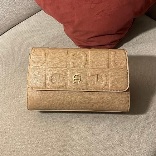 شنطة Aigner
