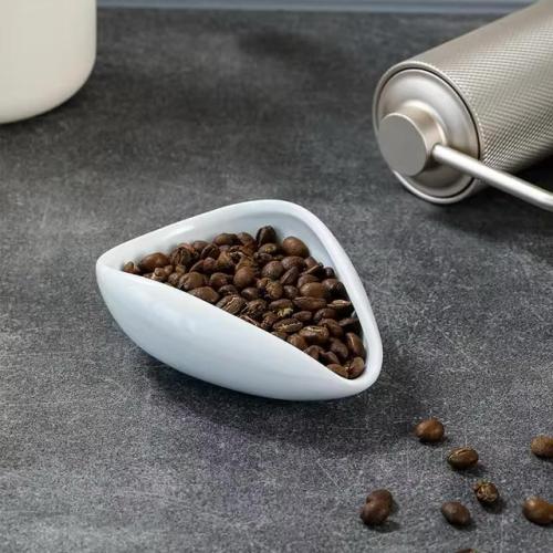 فنجان سيراميك قياس حبوب القهوة
