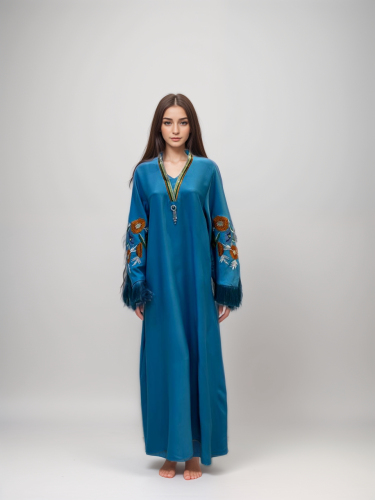 جلابية كريب مطرزة بأكمام مزخرفة DC375