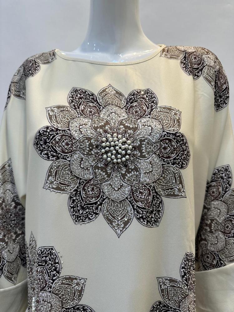 جلابية نسائية كريب حرير مطرزة باللؤلؤ