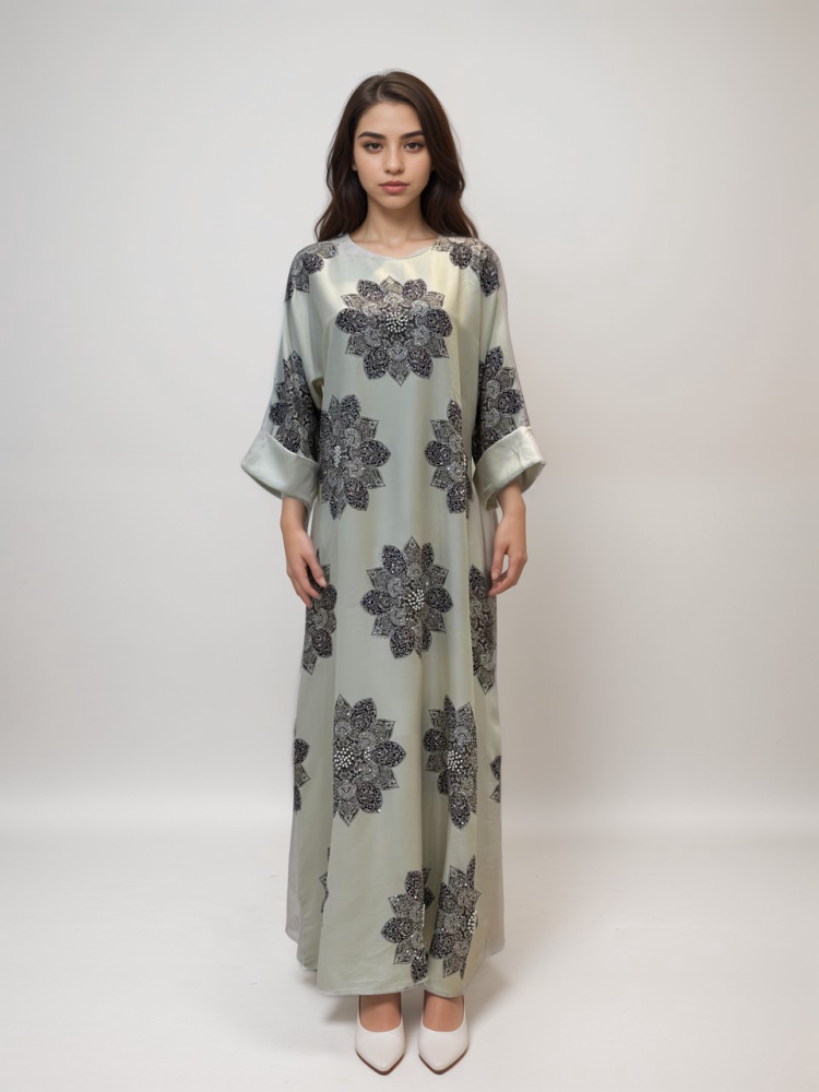 جلابية نسائية كريب حرير مطرزة باللؤلؤ