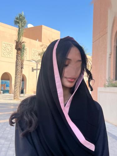 حجاب بزيج وردي