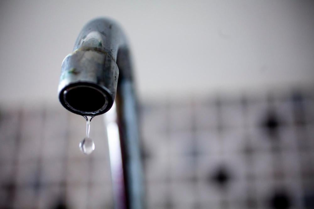 مشكلة ضعف ضغط المياه في الأدوار العليا؟ إليك الحل النهائي