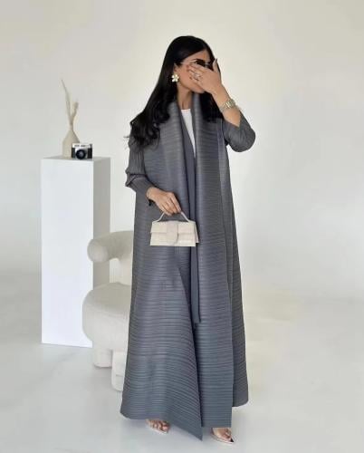 عباية إسلامية سوداء بسيطة