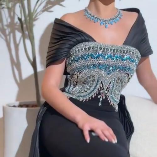 فستان ليال