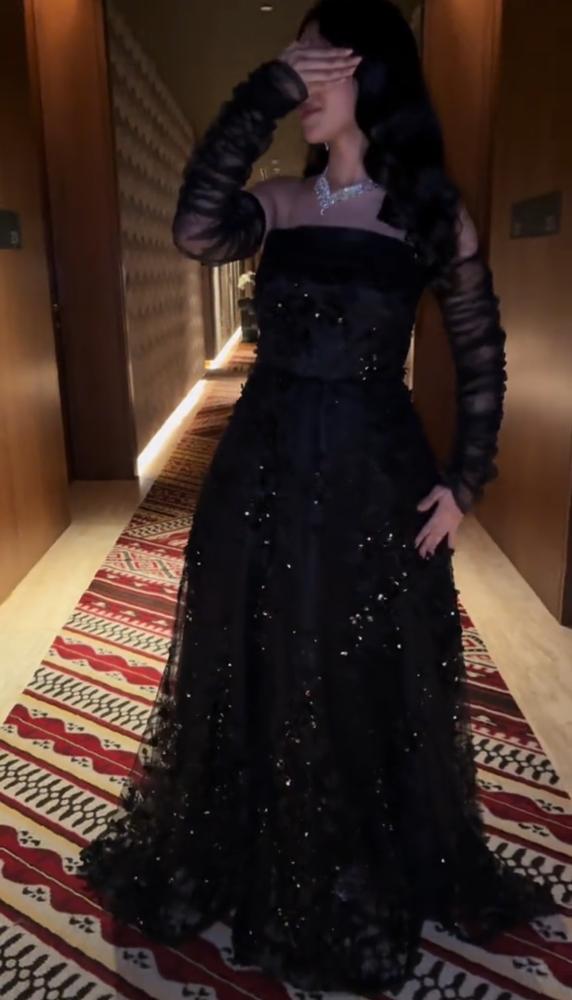 فستان اسود سهرة