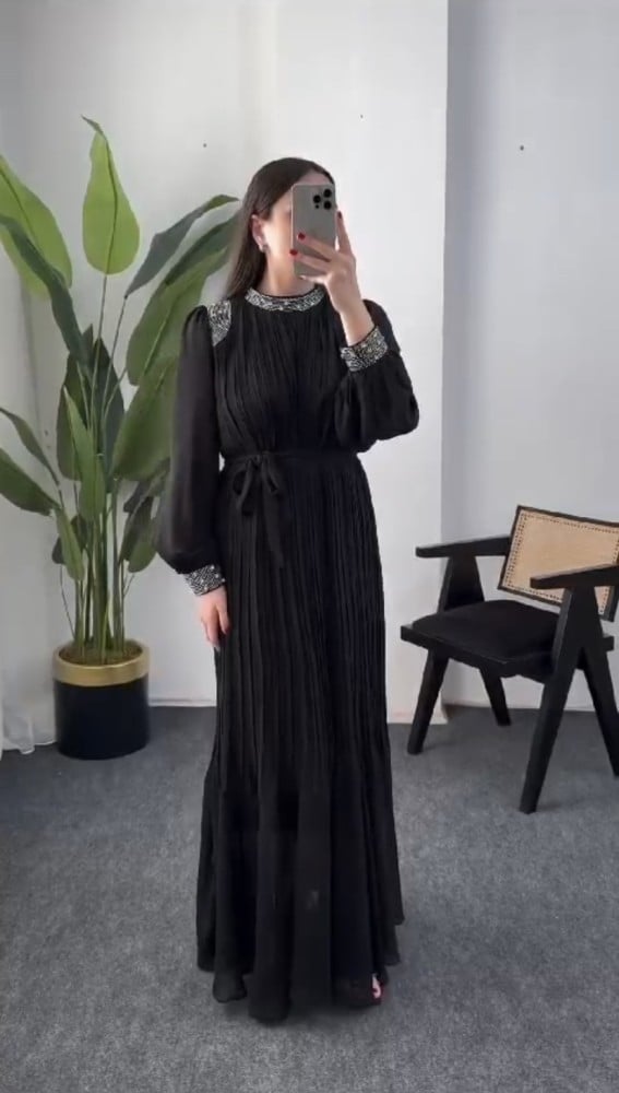 فستان لونين سكري اسود