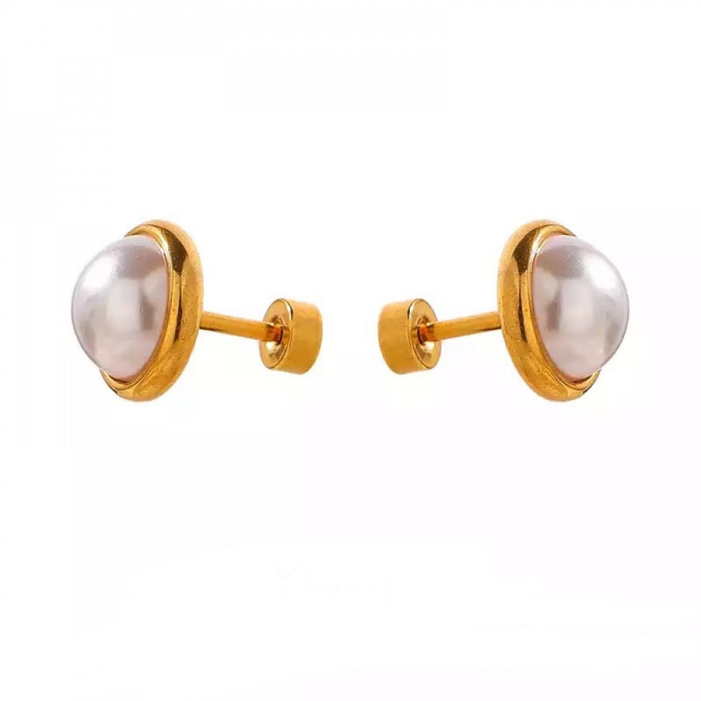 حلق لؤلؤ ناعم بحواف ذهبيه