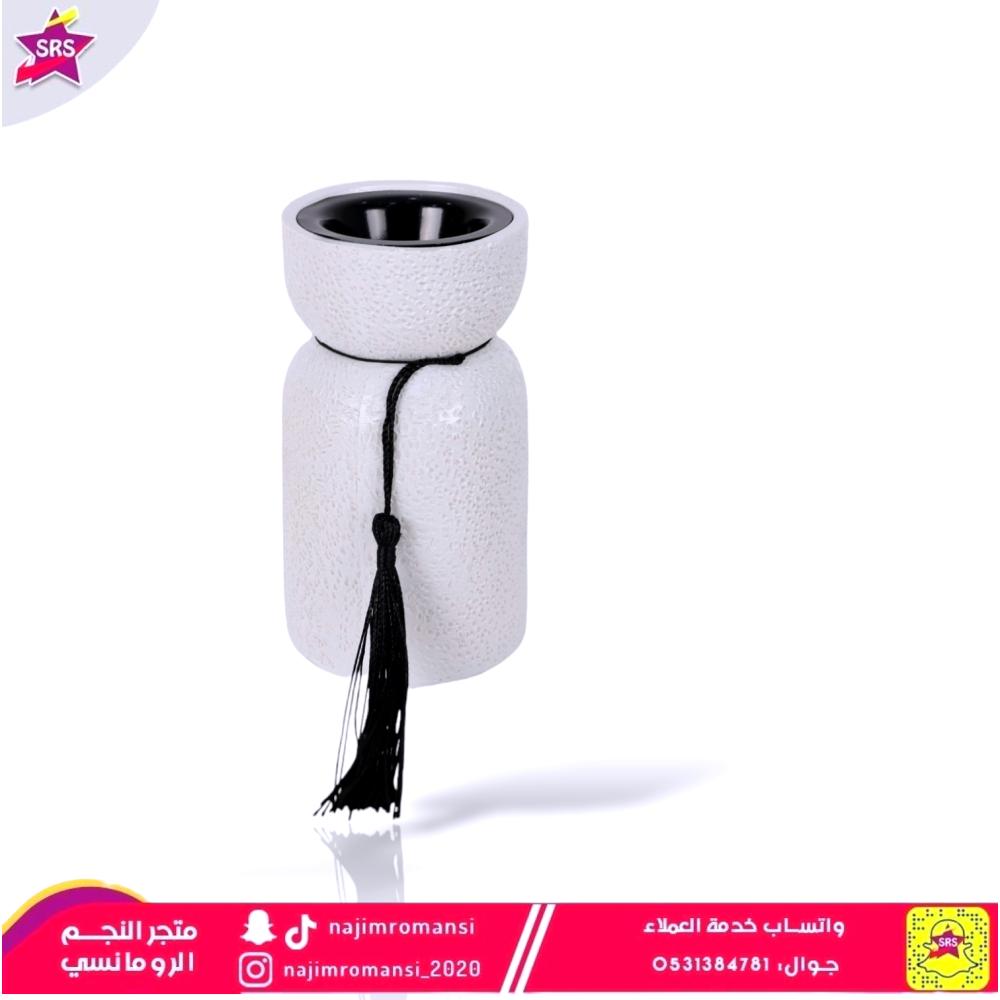 ابيض