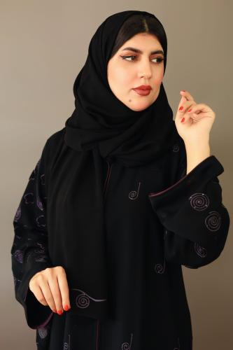 عباية سوداء مطرزة هاري كامل العباية