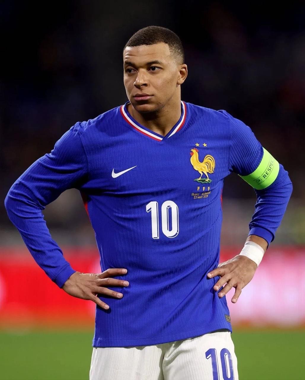 طقم منتخب فرنسا الاساسي 2024/2025