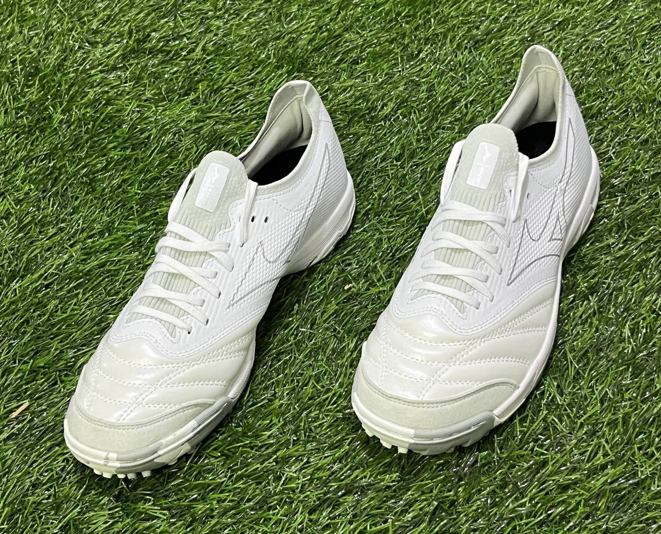 جزمة كرة قدم mizuno