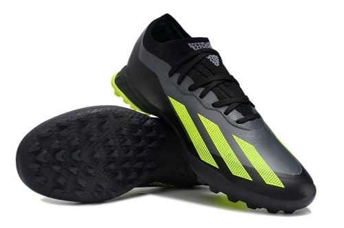 جزمة كرة قدم Adidas