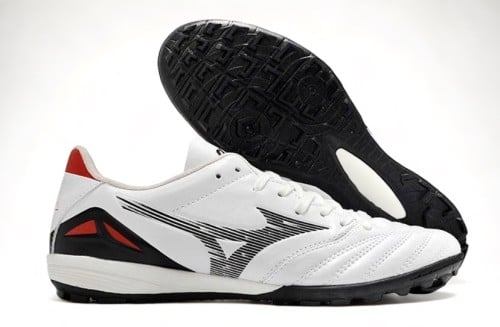 جزمة كرة قدم mizuno