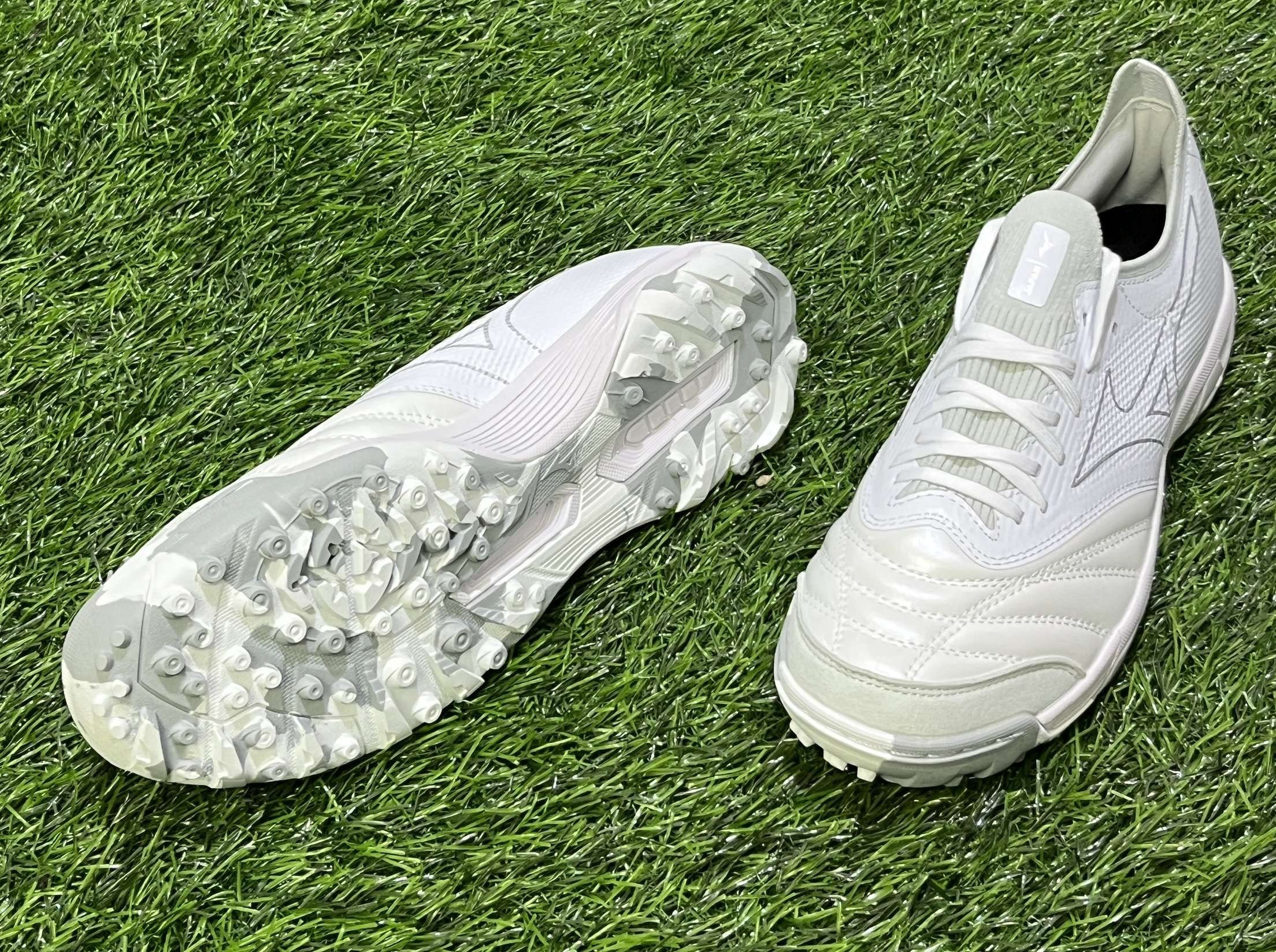 جزمة كرة قدم mizuno