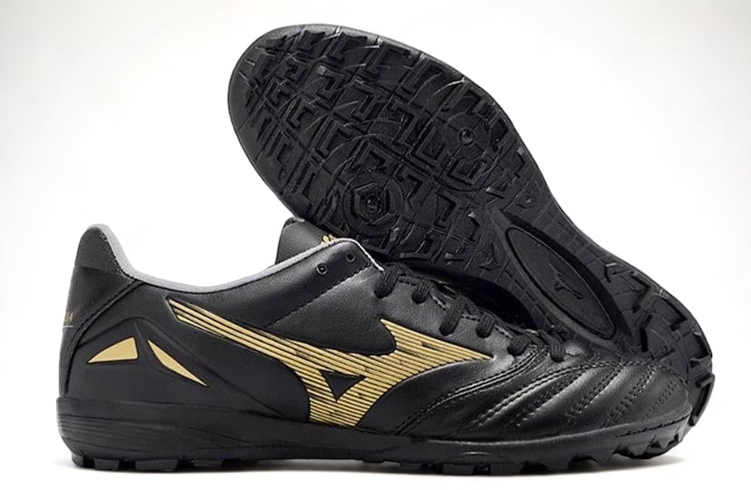 جزمة كرة قدم mizuno