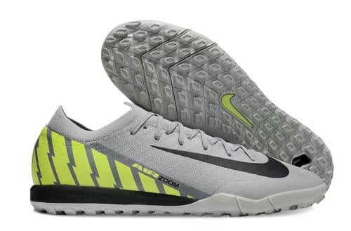 جزمة كرة قدم Nike