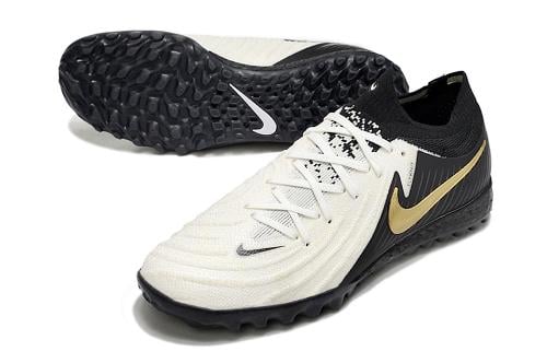 جزمة كرة قدم Nike