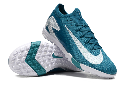 جزمة كرة قدم Nike