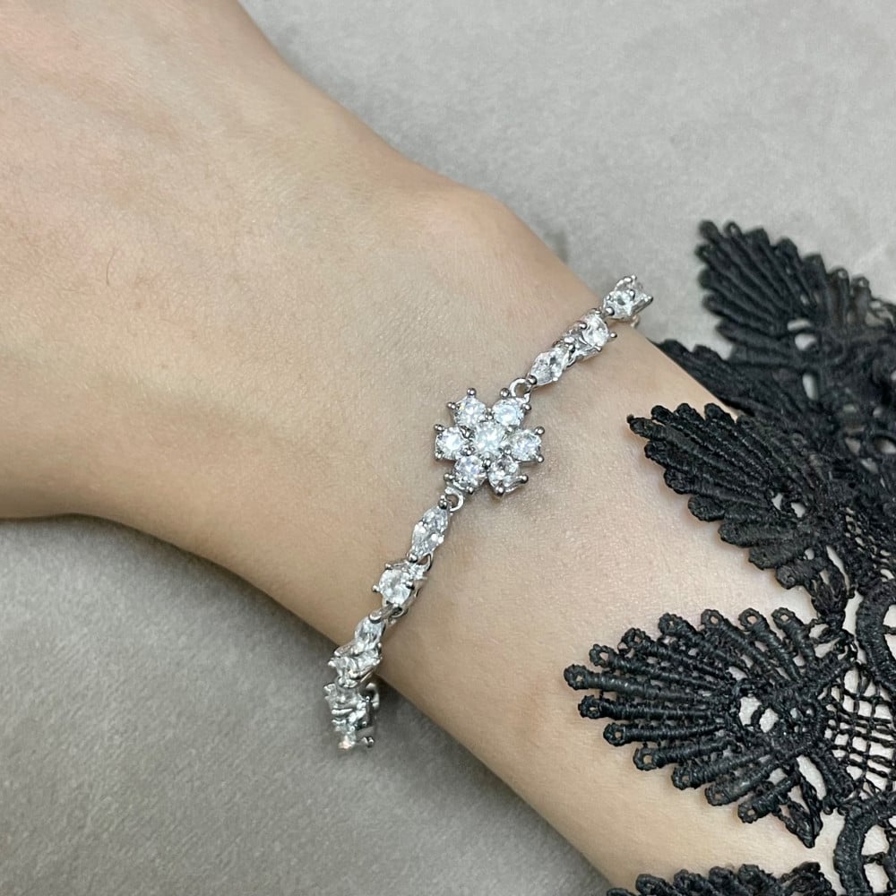 طقم نسائي كامل 4 قطع فضه 925 باللون الفضي - ورشة الشريف