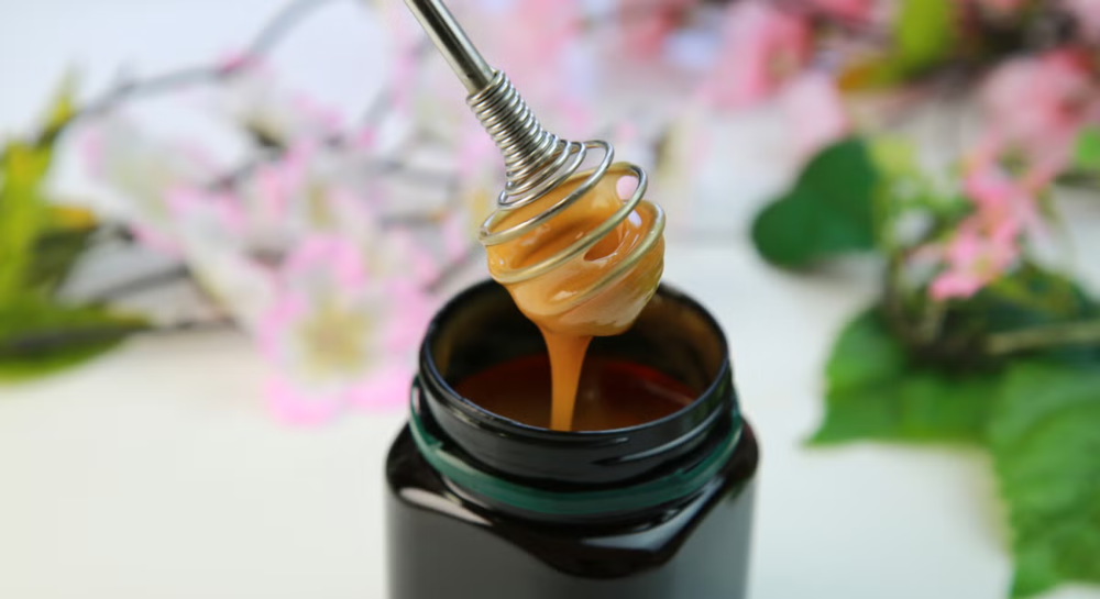لماذا عسل مانوكا هو الخيار الأفضل لتعزيز المناعة في الشتاء؟