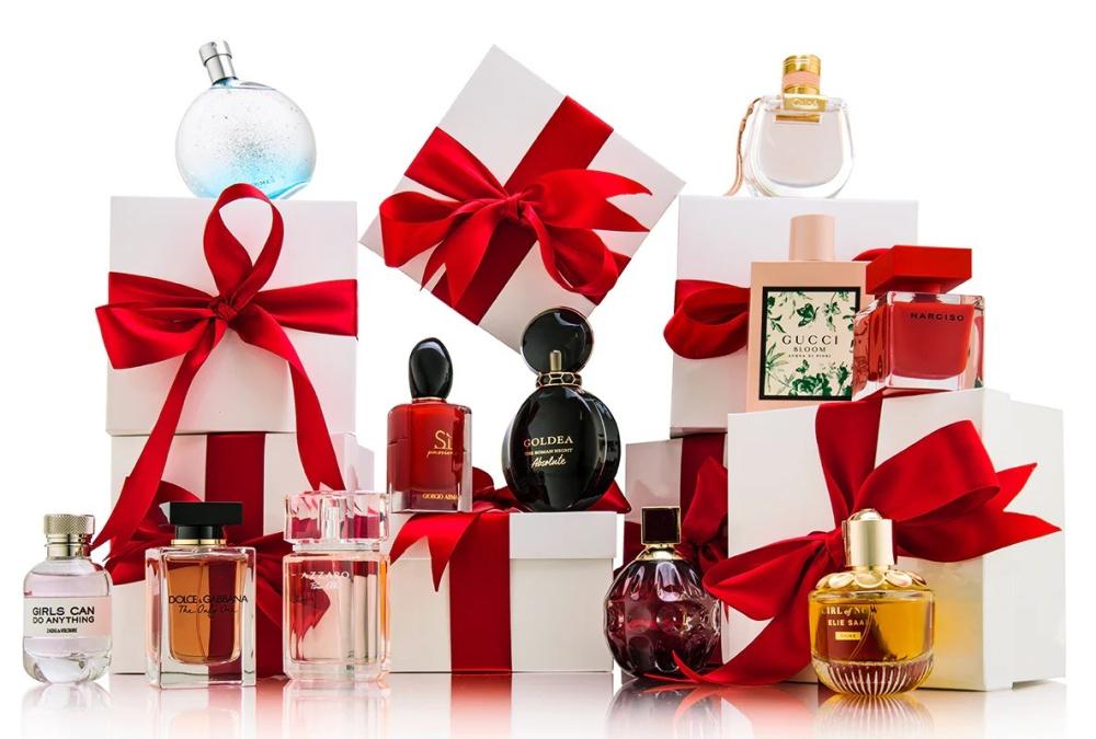 عطور تصلح كهدية لاإي واحد ذوقه صعب ومايعجبه اي شيء الحبكة العطرية ممتازة وعطر ناجح بكل المقاييس