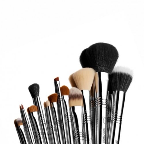 سيجما | مجموعة 12 فرشاة تيتانيوم الأساسية للوجه والعيون