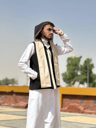 سديري جوخ لون بيج فاتح - اسود