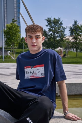 Neavy blue boarding t-shirt