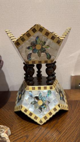 A luxurious mother-of-pearl inlaid incense burner