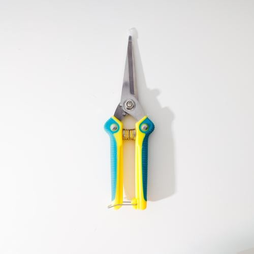 قطاعة عود شكل مقص