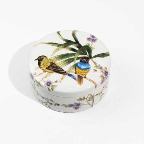 صحن دائري خزف مزخرف بالألوان