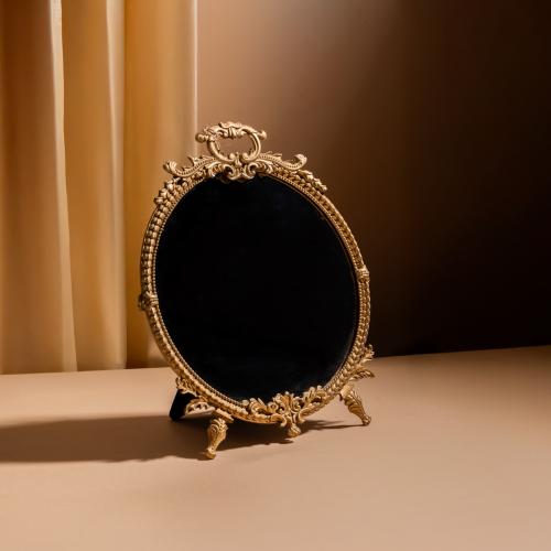 مرايا تحفه فاخره للمكان